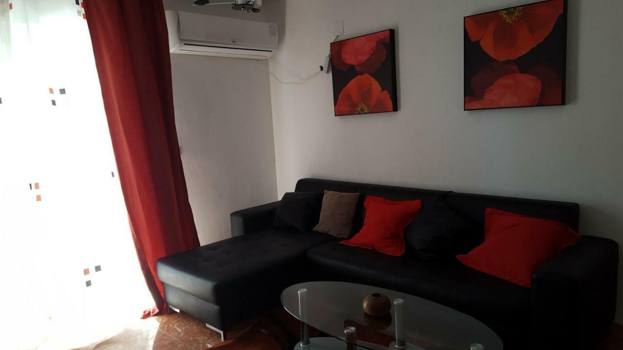 Appartement Avec Piscine 圣维森特德尔拉斯佩奇 外观 照片